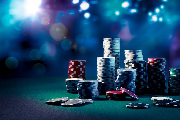 SBCLIVE4D mobile app interface showing football markets and live dealer options